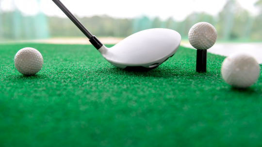 As melhores dicas e exercícios de driving range para iniciantes