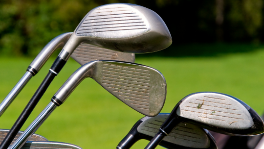 Como limpar seus tacos de golfe