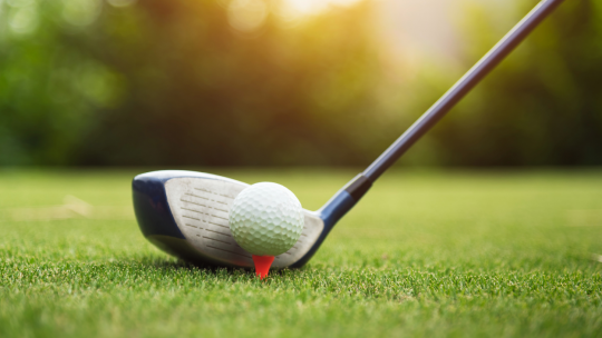 Como controlar o voo da sua bola de golfe