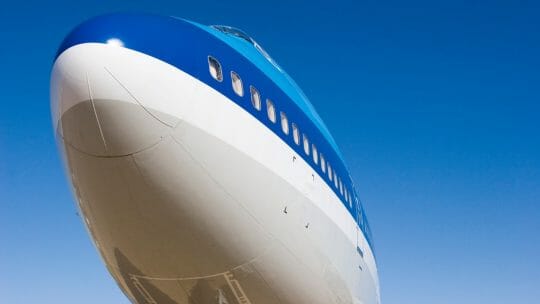 Quantas bolas de golfe cabem em um 747
